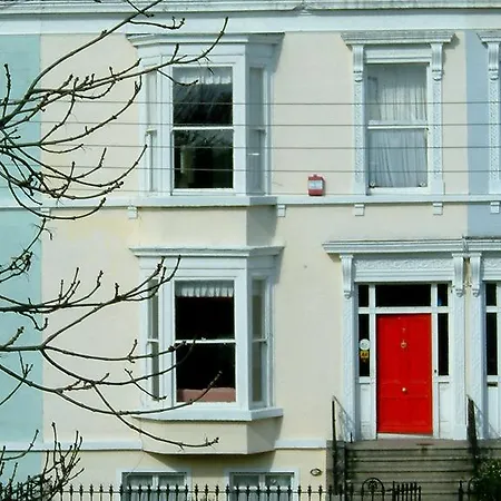 Claremont House Bed & Breakfast 3*