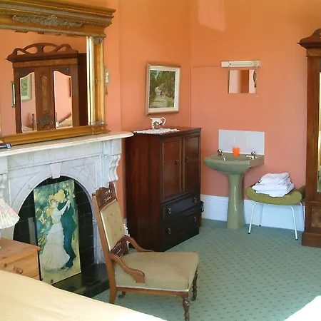 Nocleg ze śniadaniem Claremont House 4*