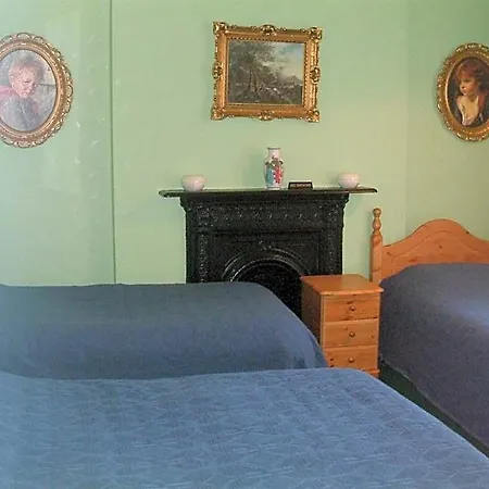 Bed & Breakfast Claremont House