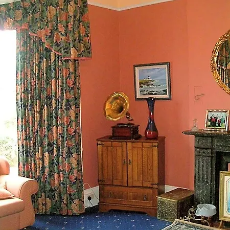 Claremont House Bed & Breakfast 3*