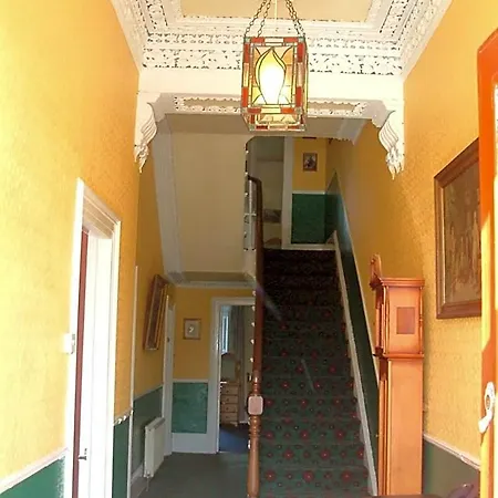 Claremont House Bed & Breakfast 3*